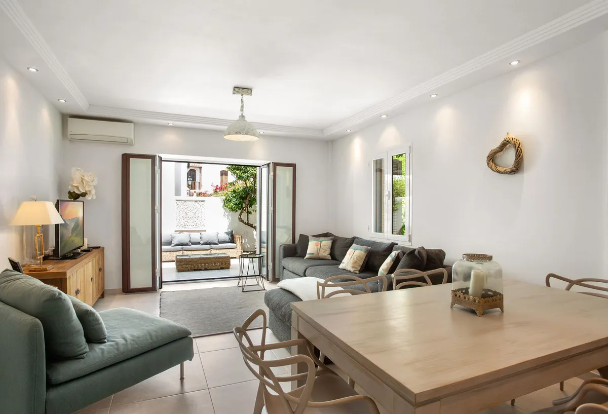 ec2ac49b-0a9b-426a-9573-8e196e0aedc1