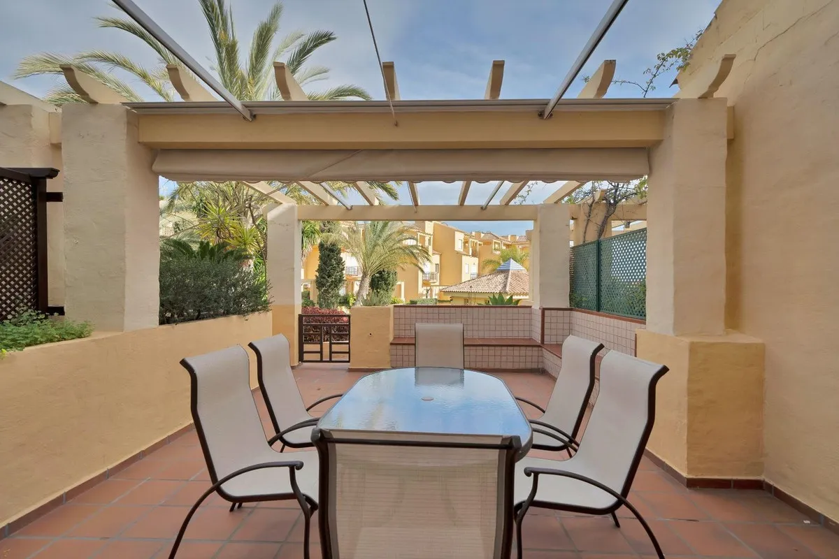 1e40db69-ba3e-4ef2-bbe2-aab932f1e452