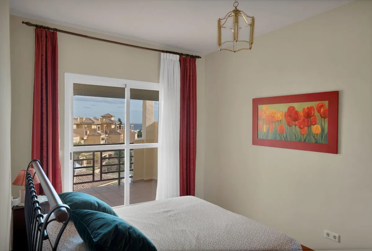 77d851fb-e9b2-4896-876e-e7fb7d3eade9