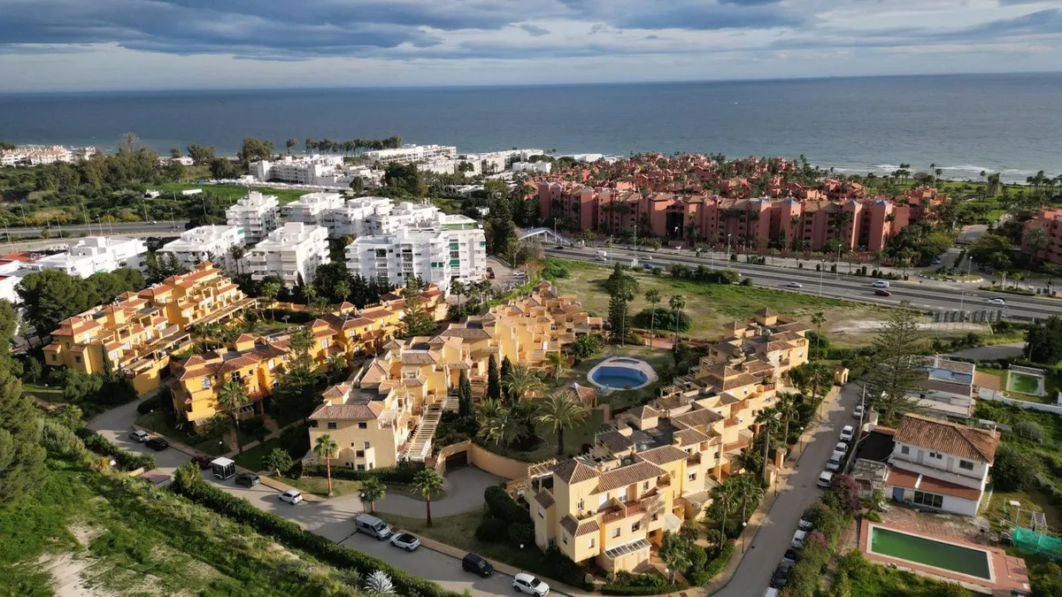 876017ef-a16a-4b81-b37d-46649cae9584