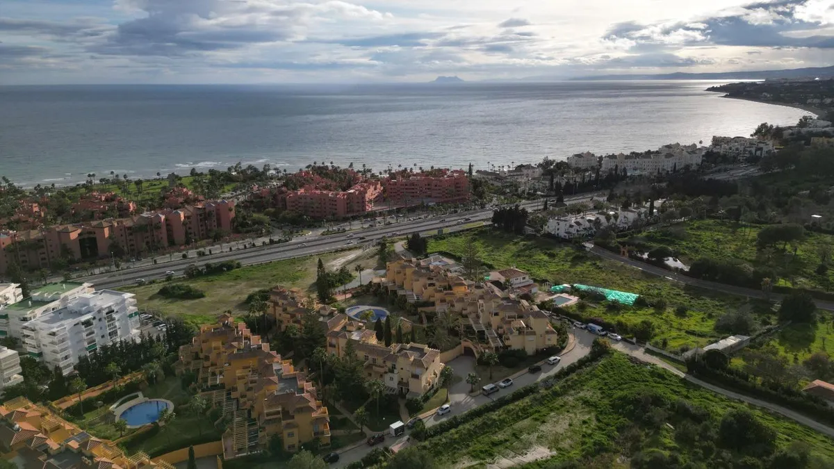 8aead31c-b7f2-4891-a4ed-e131f1ec5ccd