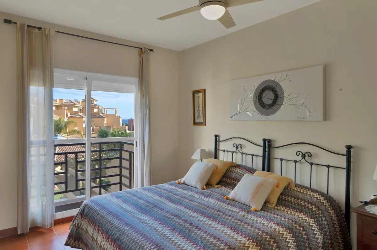 b514b03f-fb43-4382-b8a5-0a7fff69f00a