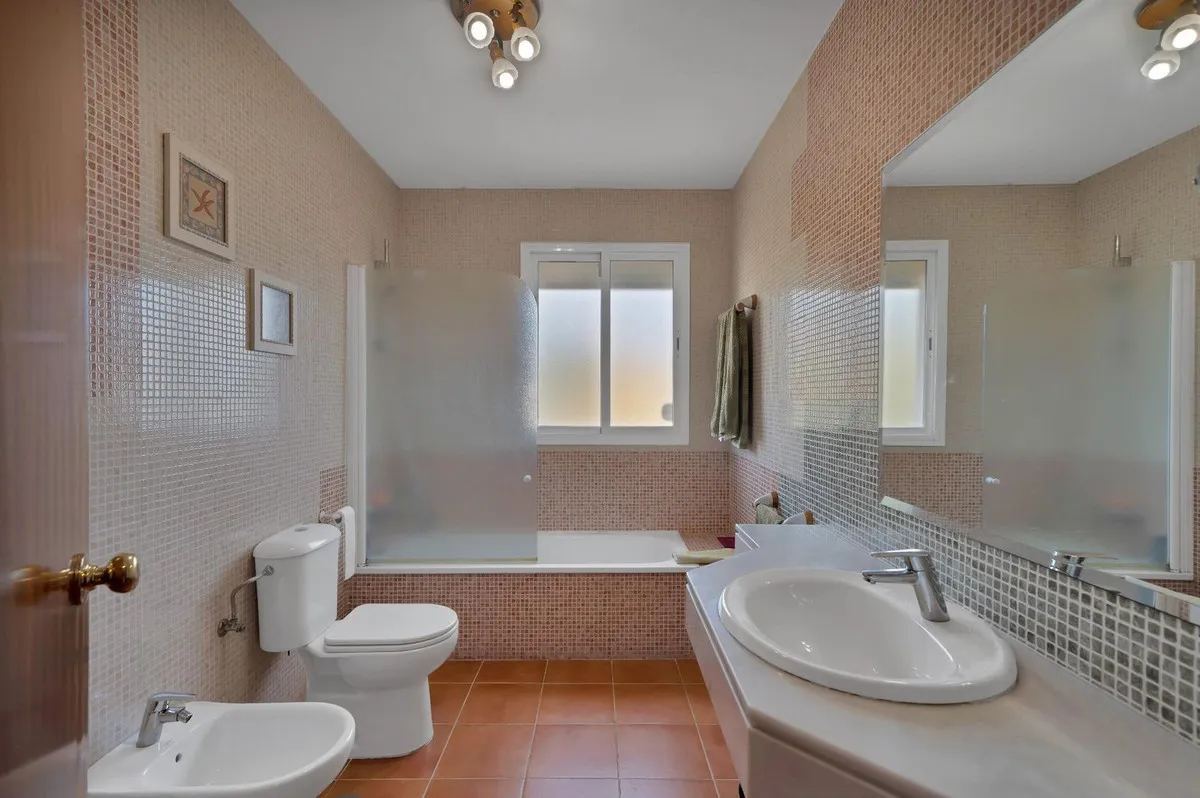 dbebc244-733d-4fff-9260-ec5a201112b9