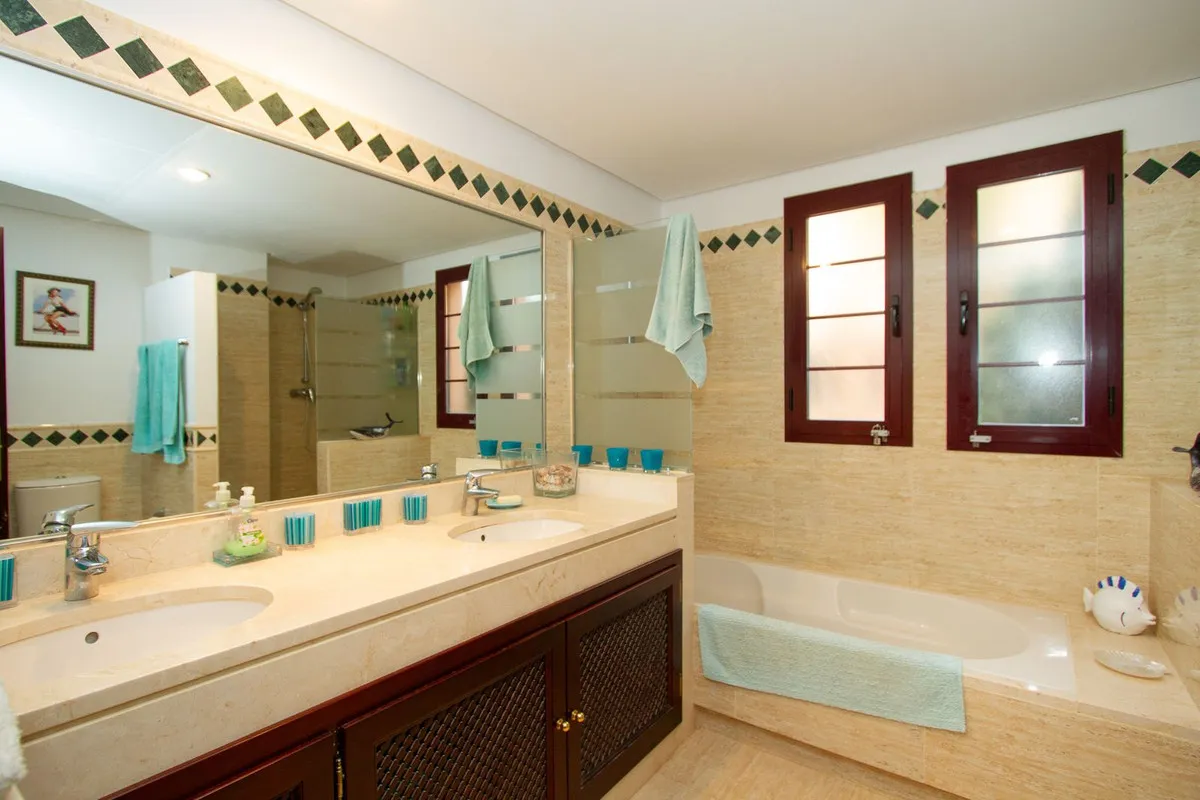 c9431b3b-bdfb-4355-b7b5-4b41f6d3d1b2