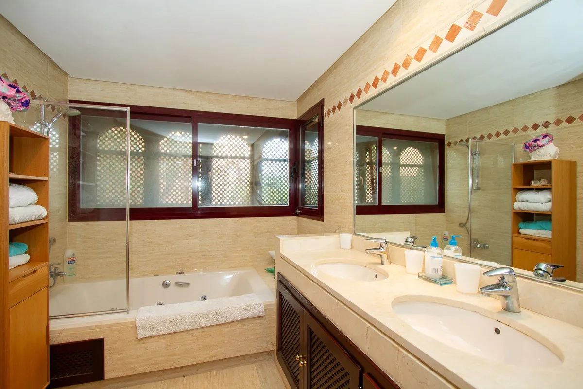 f9009984-03b0-40b1-ad3f-1a8e9cb5fa89