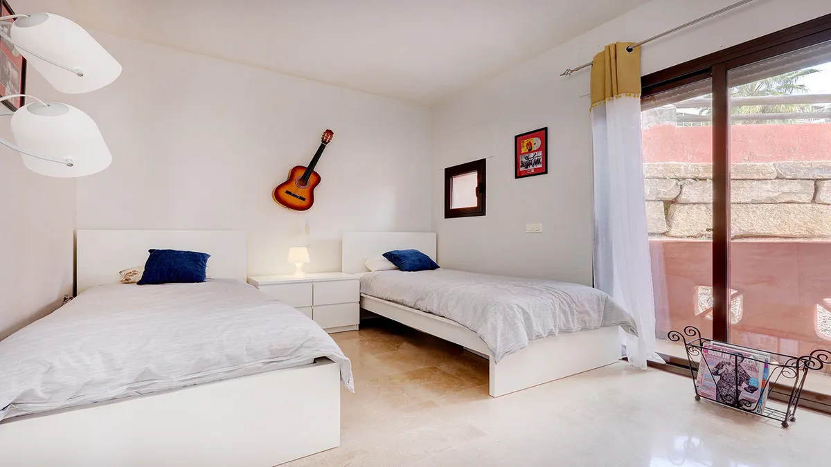 dabaaaf5-00b6-465d-8ab8-688541d5316f