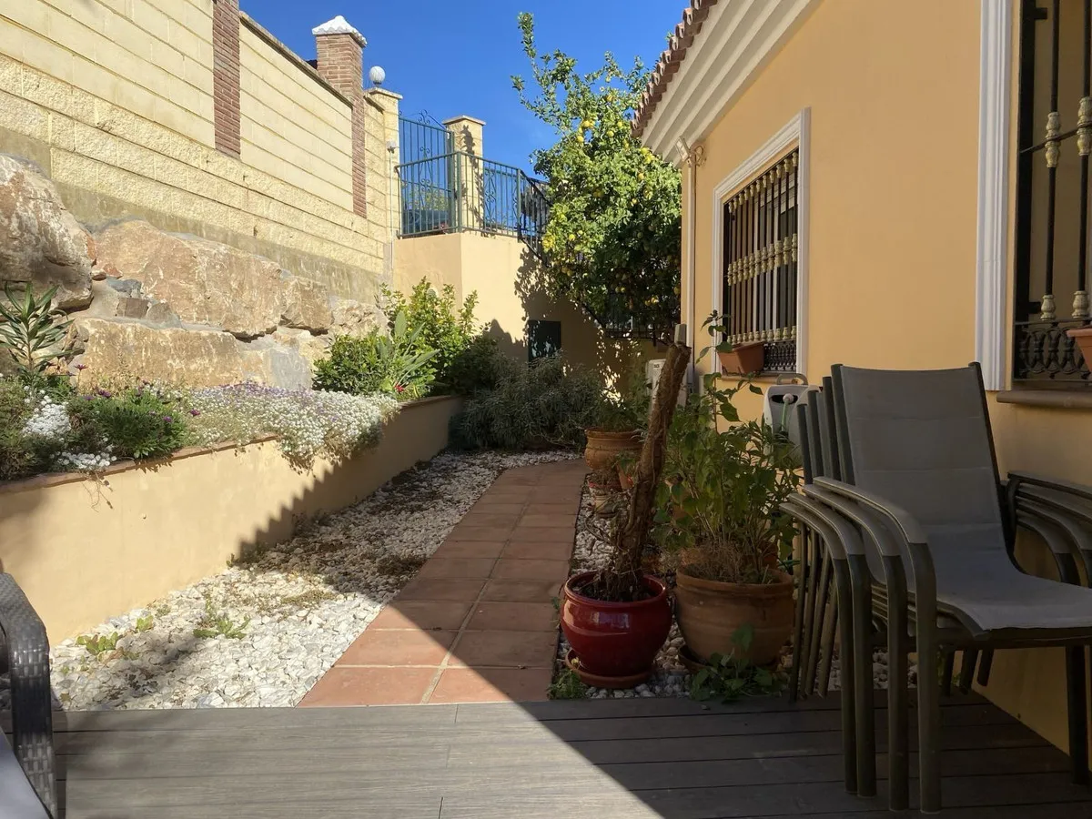 f2d38ece-e84e-4812-8853-f1750a0f503c