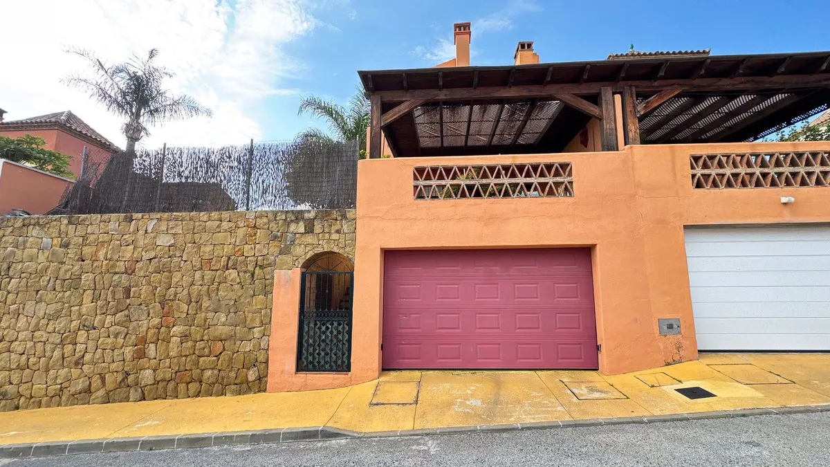 4eb62e39-3994-4015-b510-17acd21d1bd1