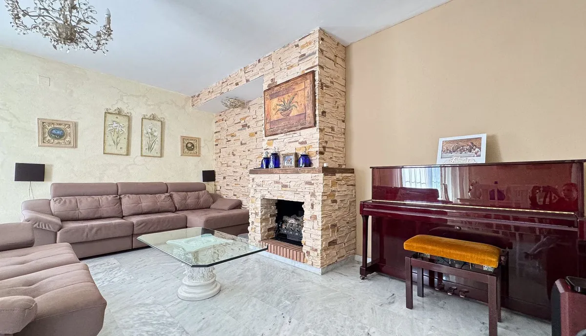 9d26b3bb-e1c1-4e0b-b89a-f47934e80347