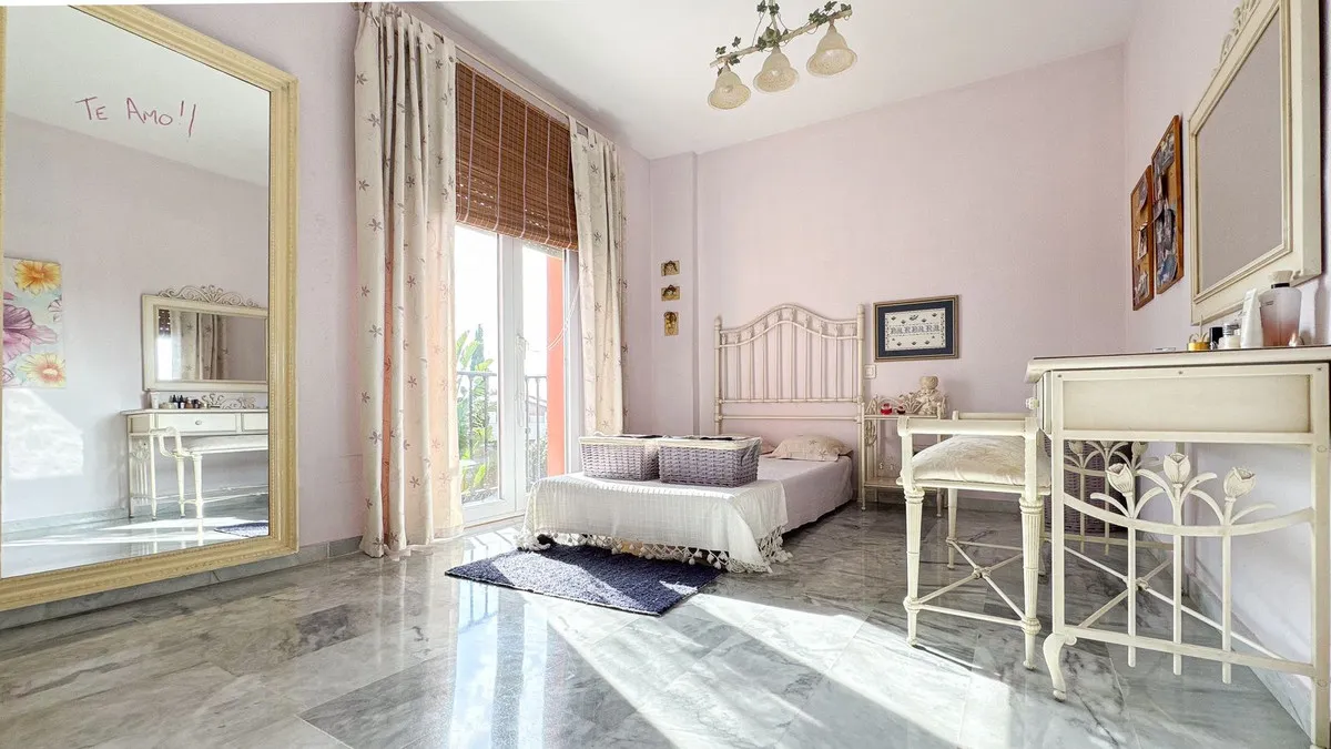 d922b83d-2276-4389-af4b-76427d879cb9