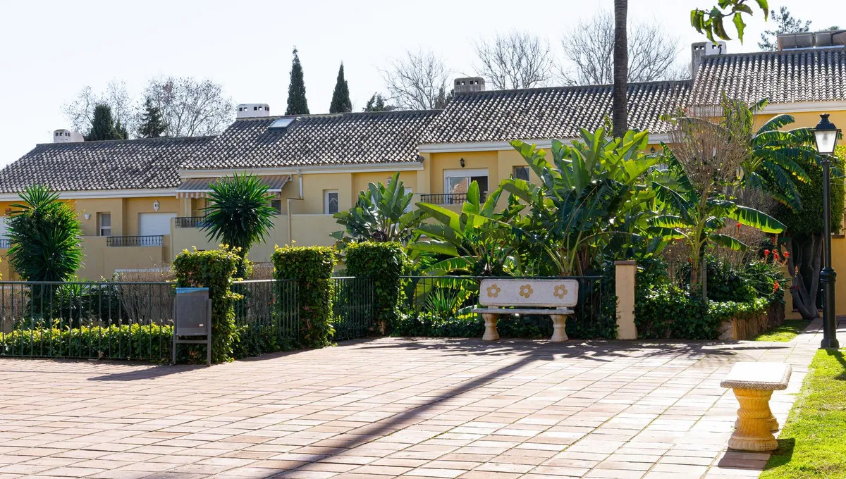 64ed72a9-ef0d-46f6-a562-df65e2d0e140