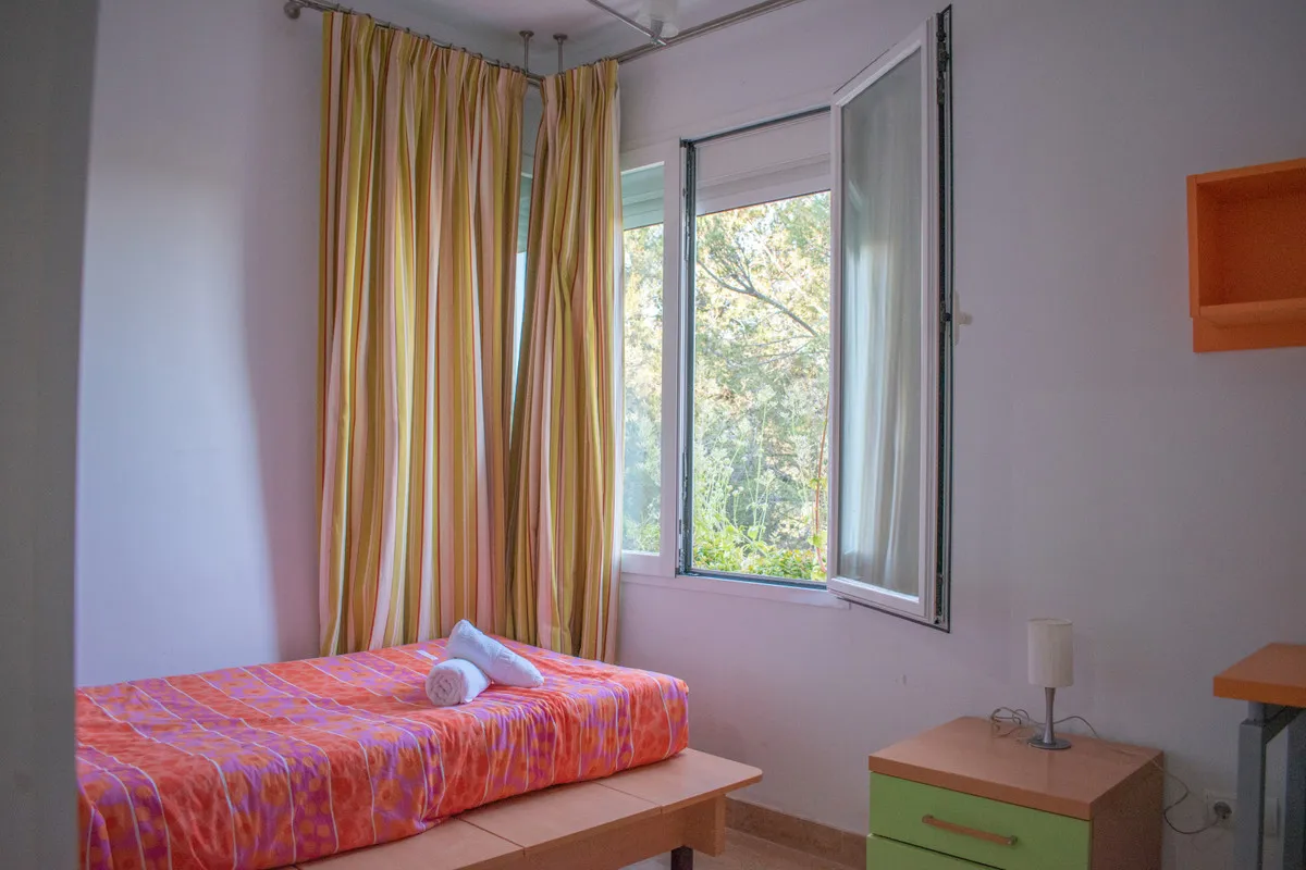 4a4738e3-b37b-4dc5-81a2-2c93f2b51e39