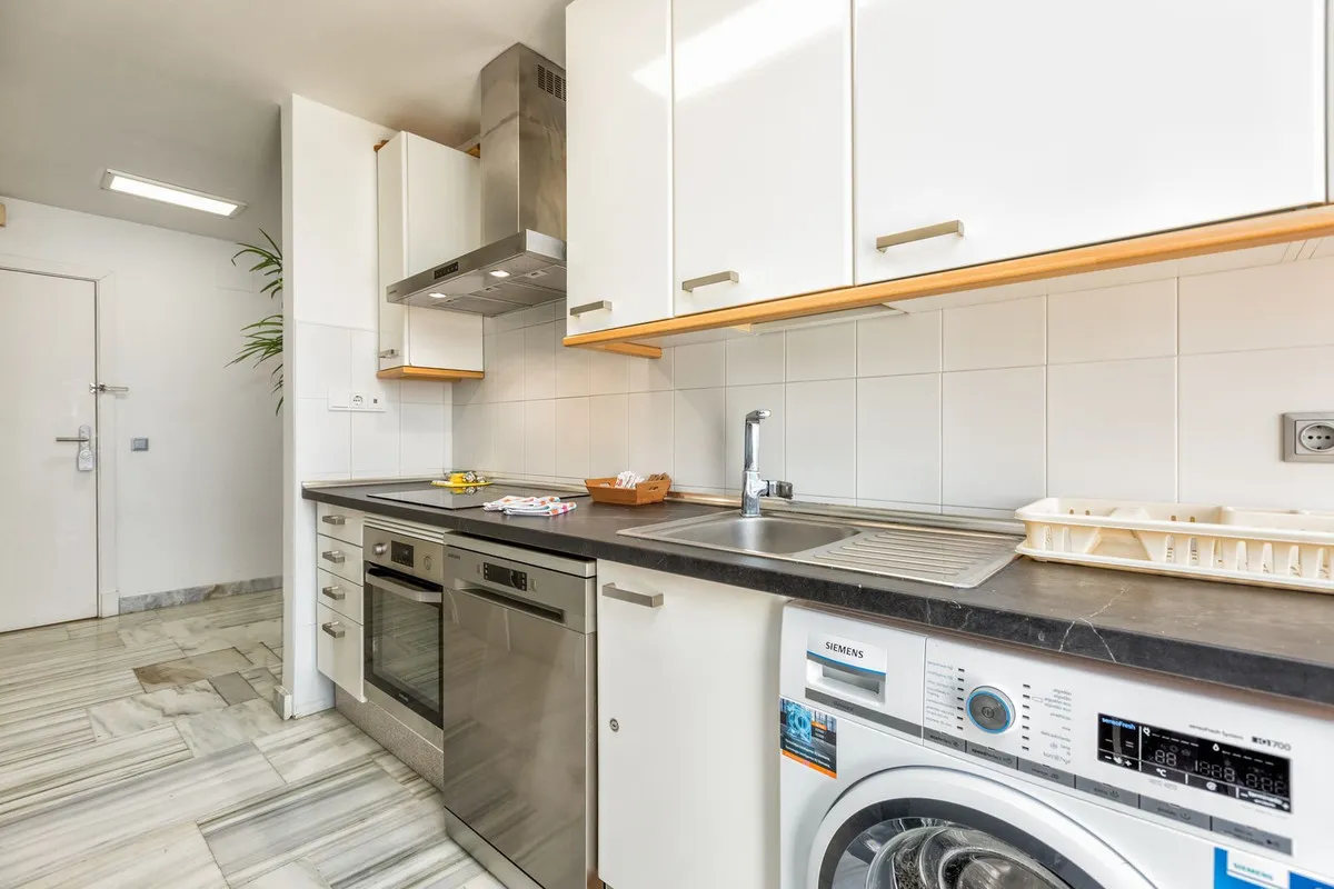 44197922-b1d2-40a2-bfec-fd58913f38cd