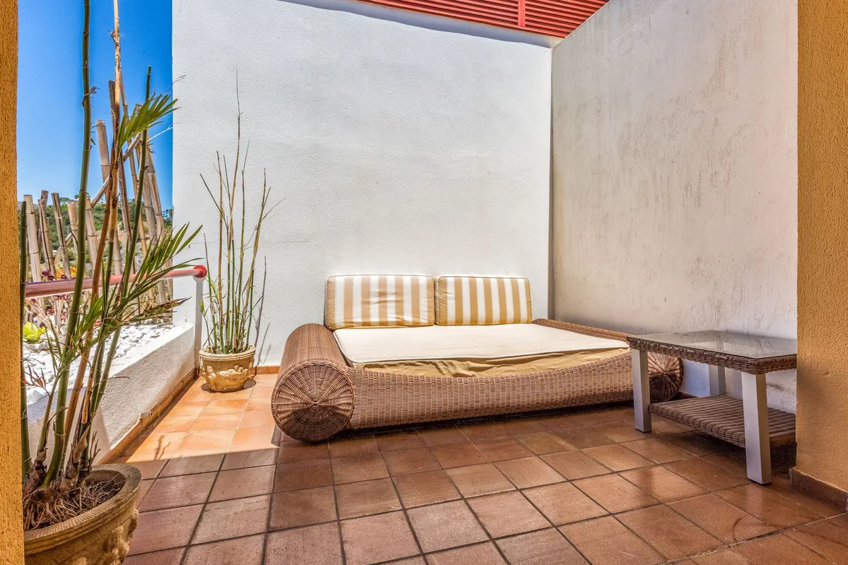 8db448eb-d6e3-4947-83d4-2d2c0e4615e2