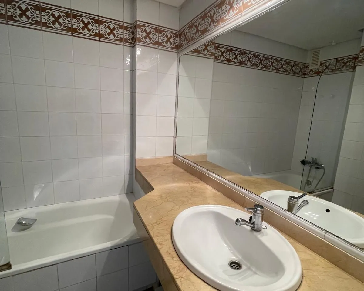 40311251-d838-40b4-a773-b0a11656b06f