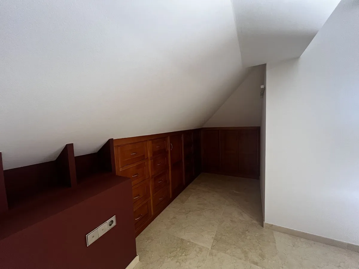 0932cd6e-9b8c-4b85-8869-6b10611c8c11