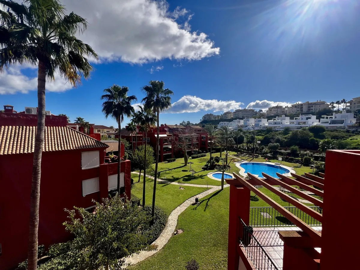 812fb510-f633-4c32-bc4c-33ea061bdd86