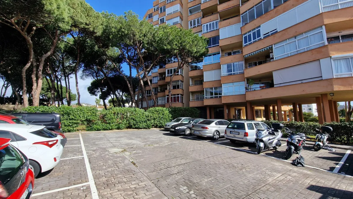 809b184f-35e2-4477-ab1b-931423808bfd