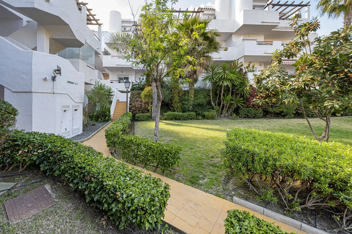 2aef69e1-a7d4-445e-8f3f-a64c17d39f67