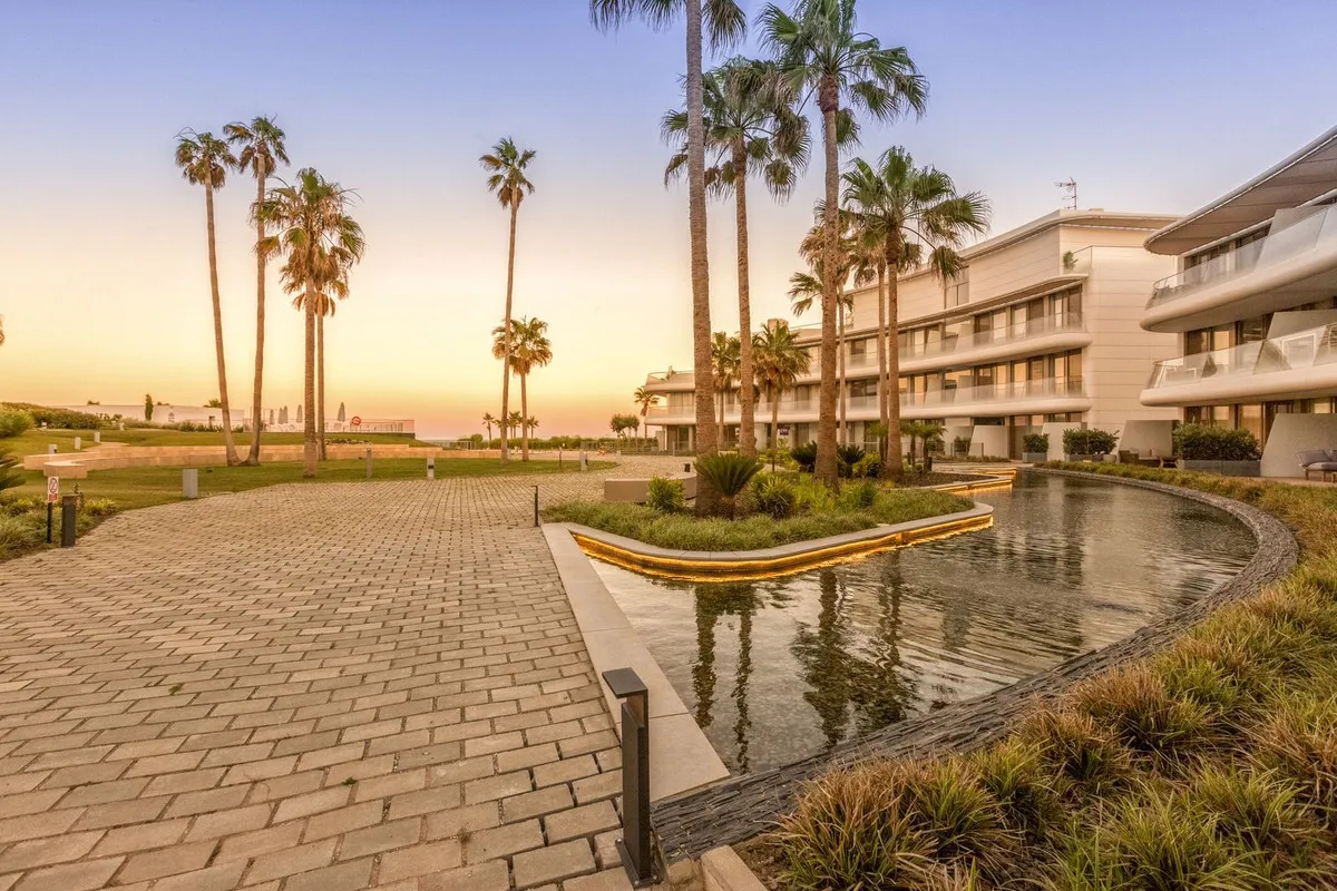 327d08b0-a434-41cb-8466-6572870aadb5