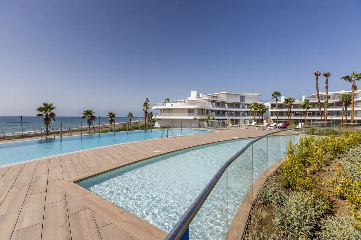 75f01073-25a6-43d2-b5fa-e0c99f0c52be