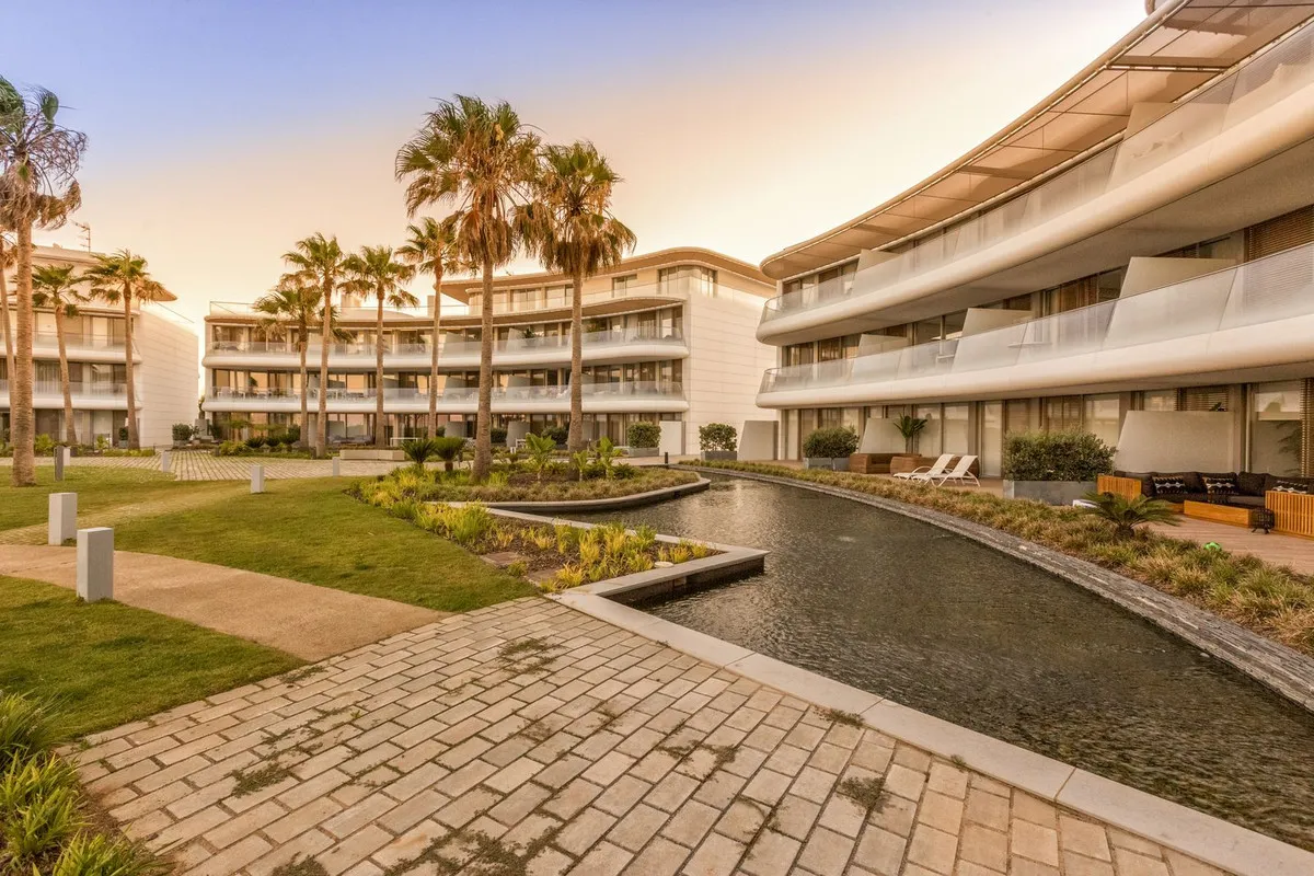 93d8fb83-2ba9-4b6a-a6e8-9a2eb3eebd25