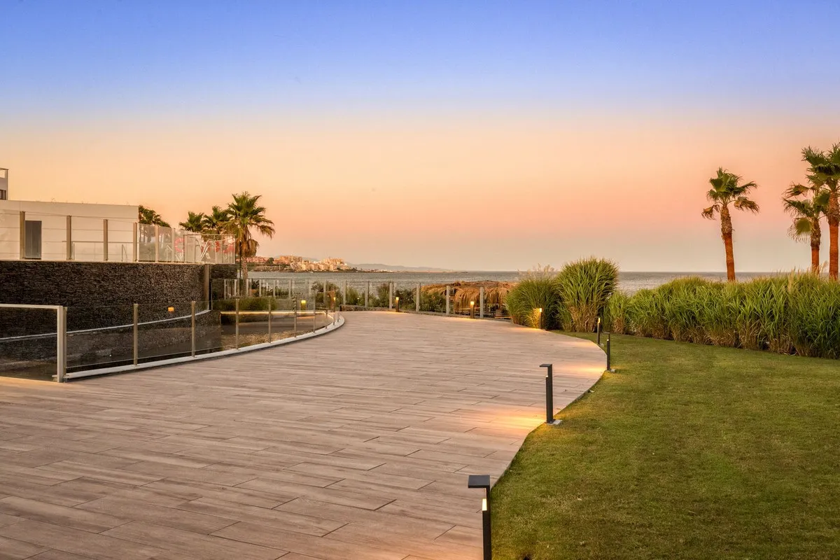 de2b30c5-ea37-4209-9681-f5afc6298726