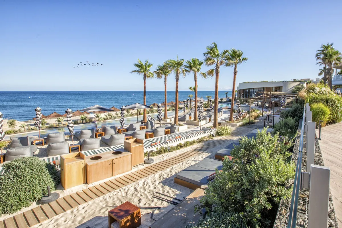 e0425a16-0fdb-424f-b820-80adbe92981b