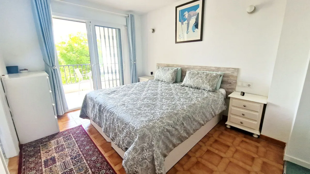 6550f893-f8c6-422e-9c48-4cac9f4f08e0