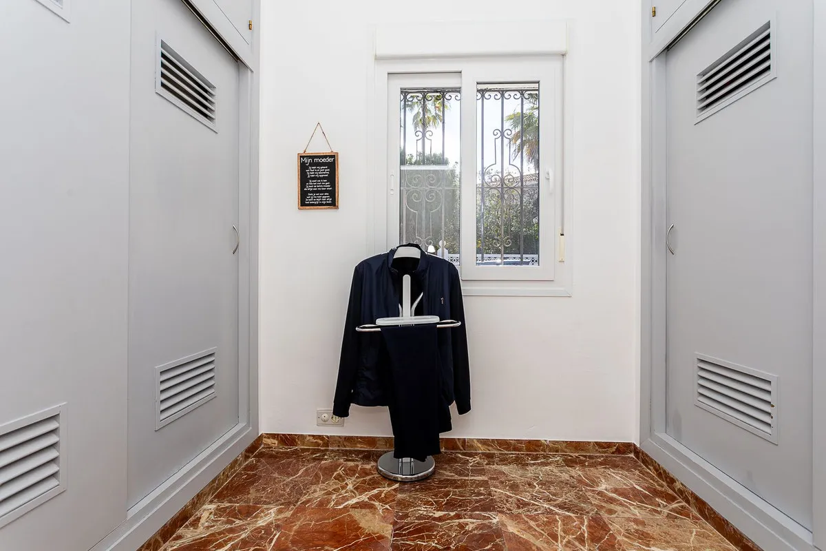 906a76ff-8978-4f5c-af55-6af0b3967262