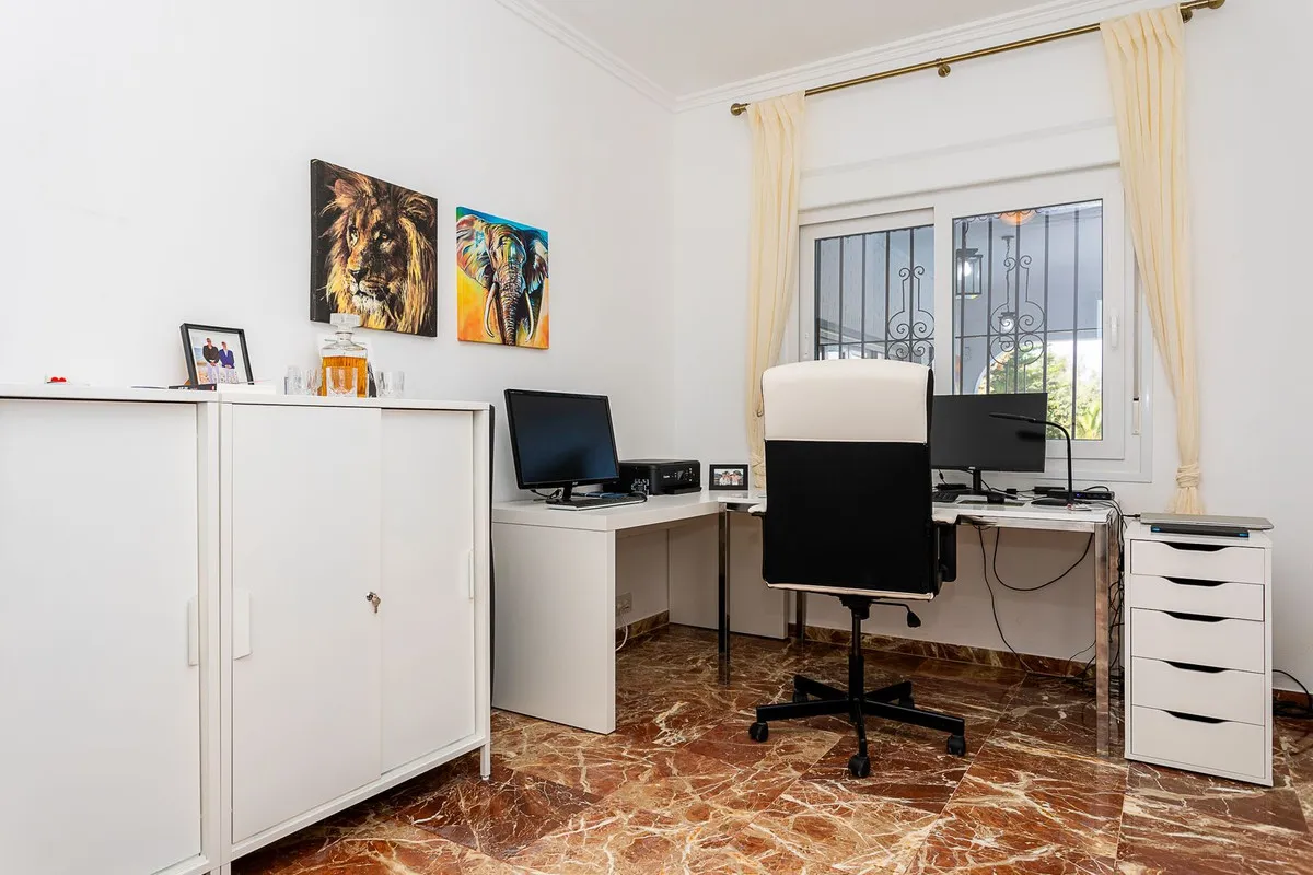 c6101405-4615-41c2-90fc-32e9d5ed6106