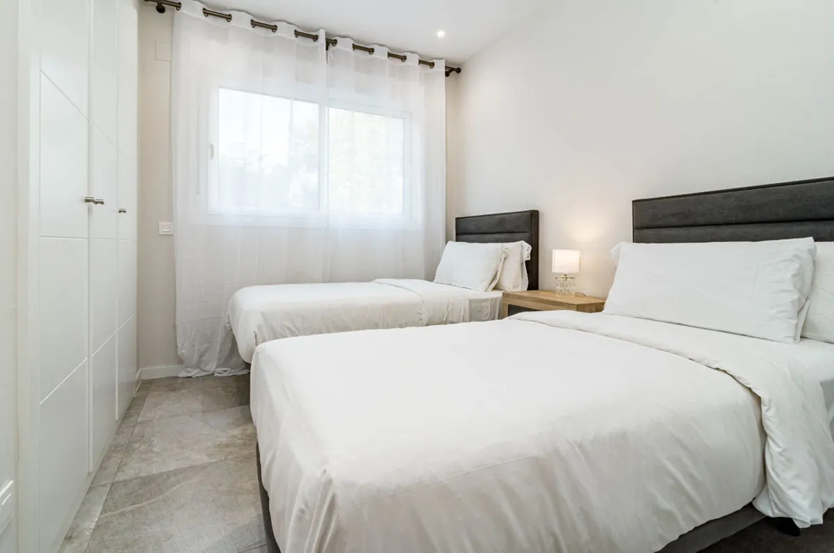 db03d92b-7b70-4cb5-a2a1-489fd4140d0c