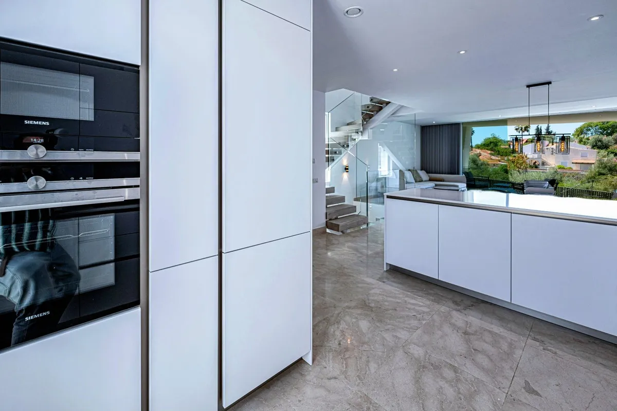 8ecfb810-17c2-40e7-b098-ae5be6110d61