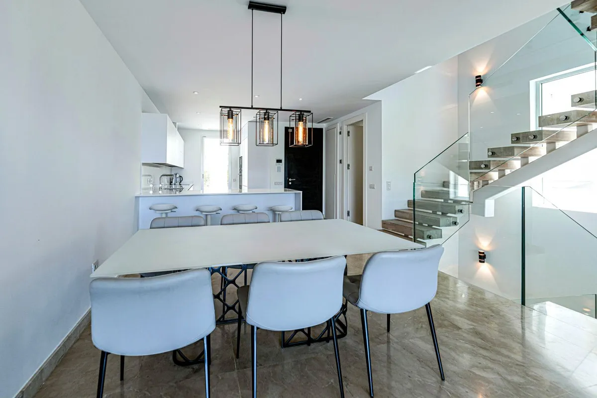 a9cbb298-b293-4e49-aac1-9085dd35a5f2