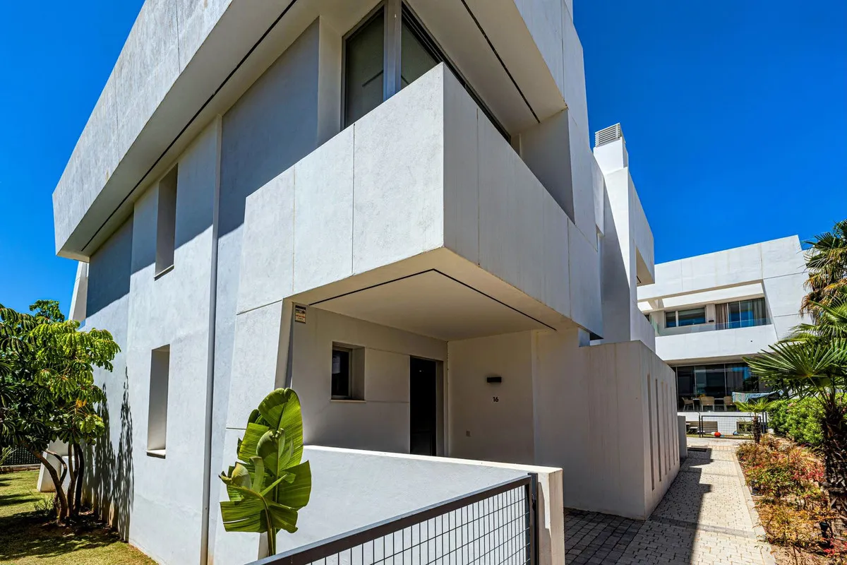 afa06f1d-5fc8-432e-ac0b-7025fd2a7146