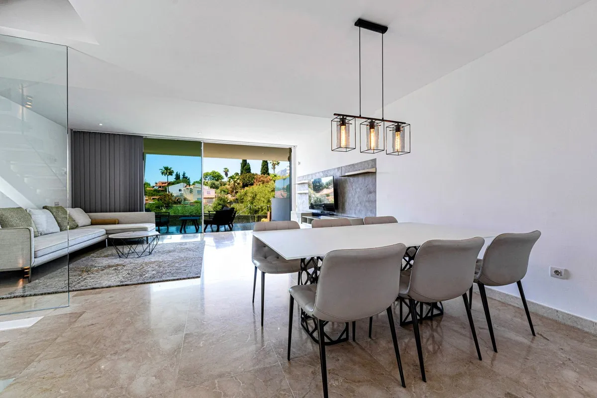 e32df7c9-49e1-43c8-b45f-66c05dbb0acc