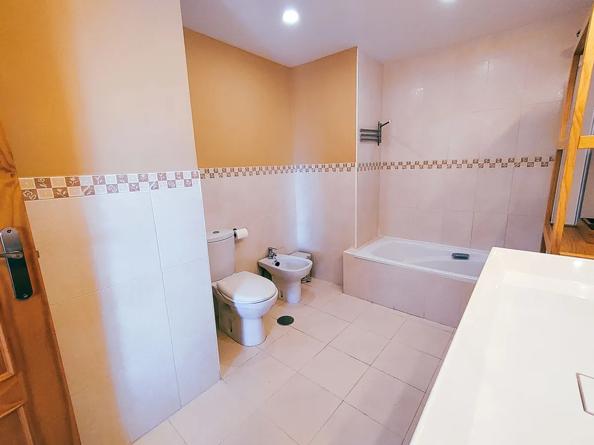 7bdc3cd0-7dec-454d-abc4-554c5bbd92dd