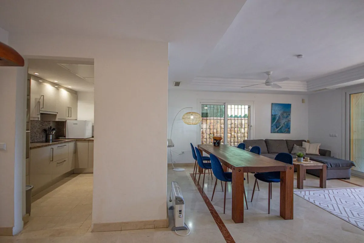 2e68fdf5-d1ae-4e43-9eba-8763e87fb376