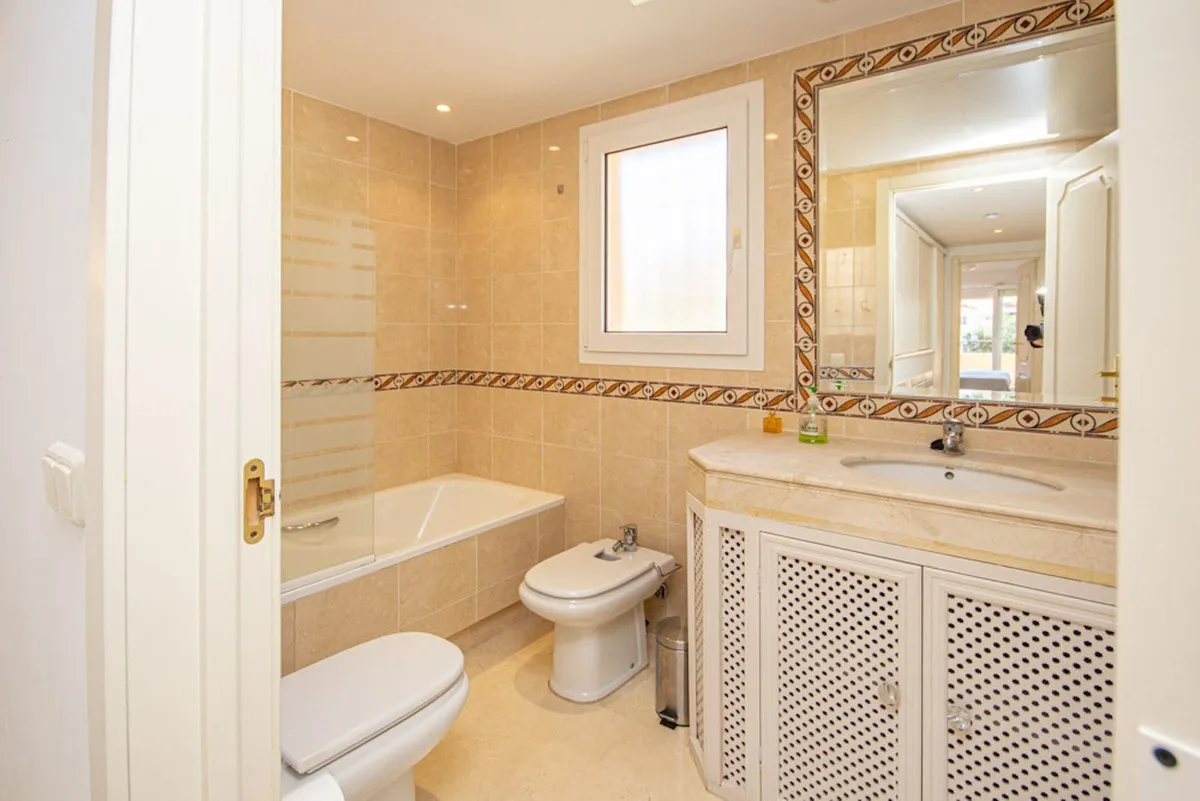 4d27b094-e9de-4809-a1a3-8ab05d3f7738