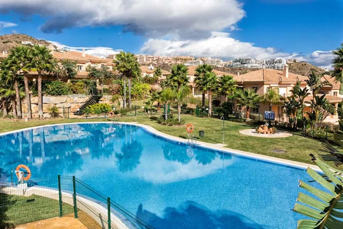 94b8e0b0-0658-4122-8427-5aaec9593558