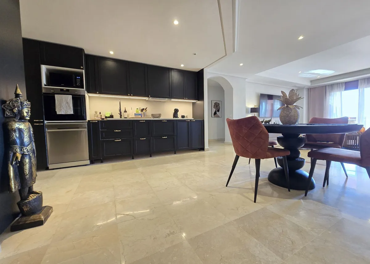 8d8b23b1-fba3-47f6-9e4d-9eceeed2b5a2