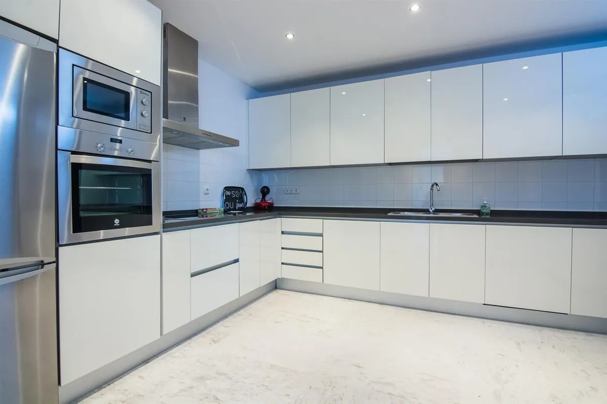 75e736e1-6afb-41a1-885b-9f6c3a52dc94