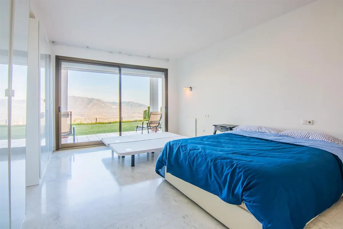 79dda6fd-e797-4cda-b4b1-6a630e910cb9