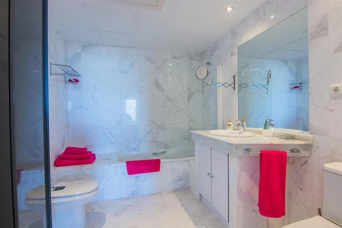 b8d26036-60b5-4068-a640-6413447ad68b