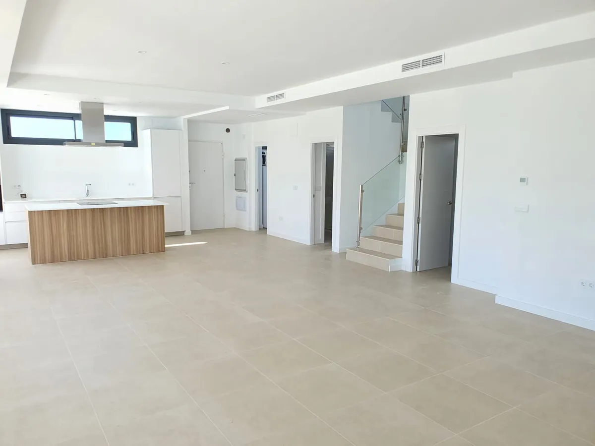 cb405ec4-e59f-4b85-94b7-866e26ec63e2