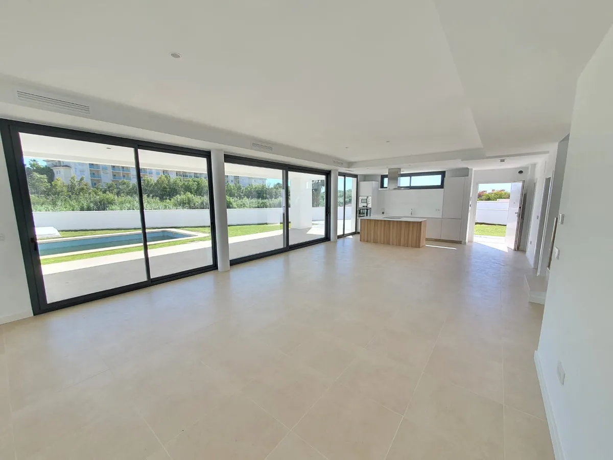 ca0cce56-d437-4d04-a8fc-ea90d78bd28e