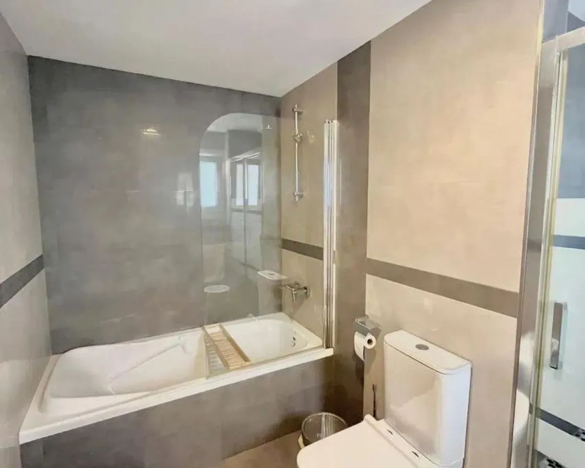 0fee39d4-07f0-4165-8229-c6cee45ffd06