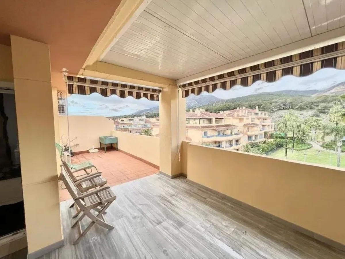 81ce7cf2-f0ec-4bcd-b77f-b675272f9d5a