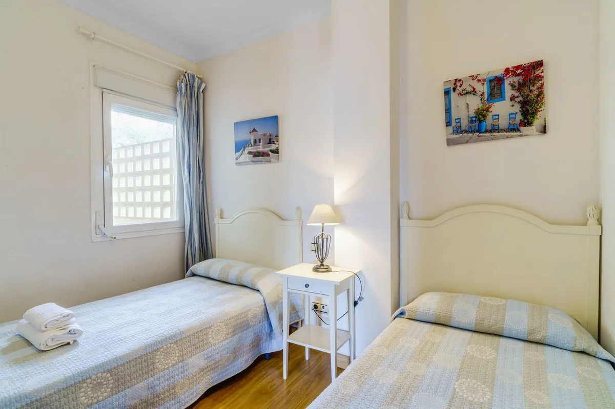 d1e2e131-3bfe-4c85-8d33-f9df06f4f07d