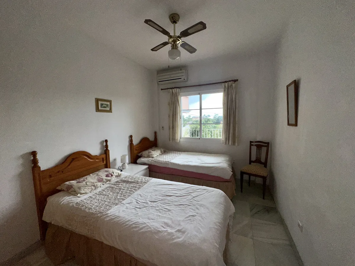 af215160-6e1f-4516-a8a0-e1a9f93b2365